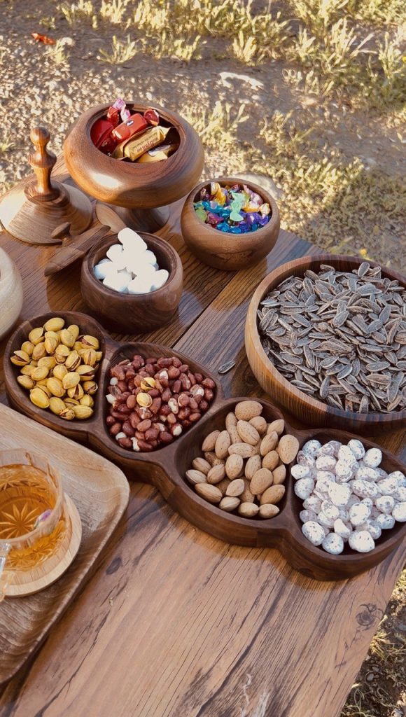 ست پذیرایی با محصولات چوبی